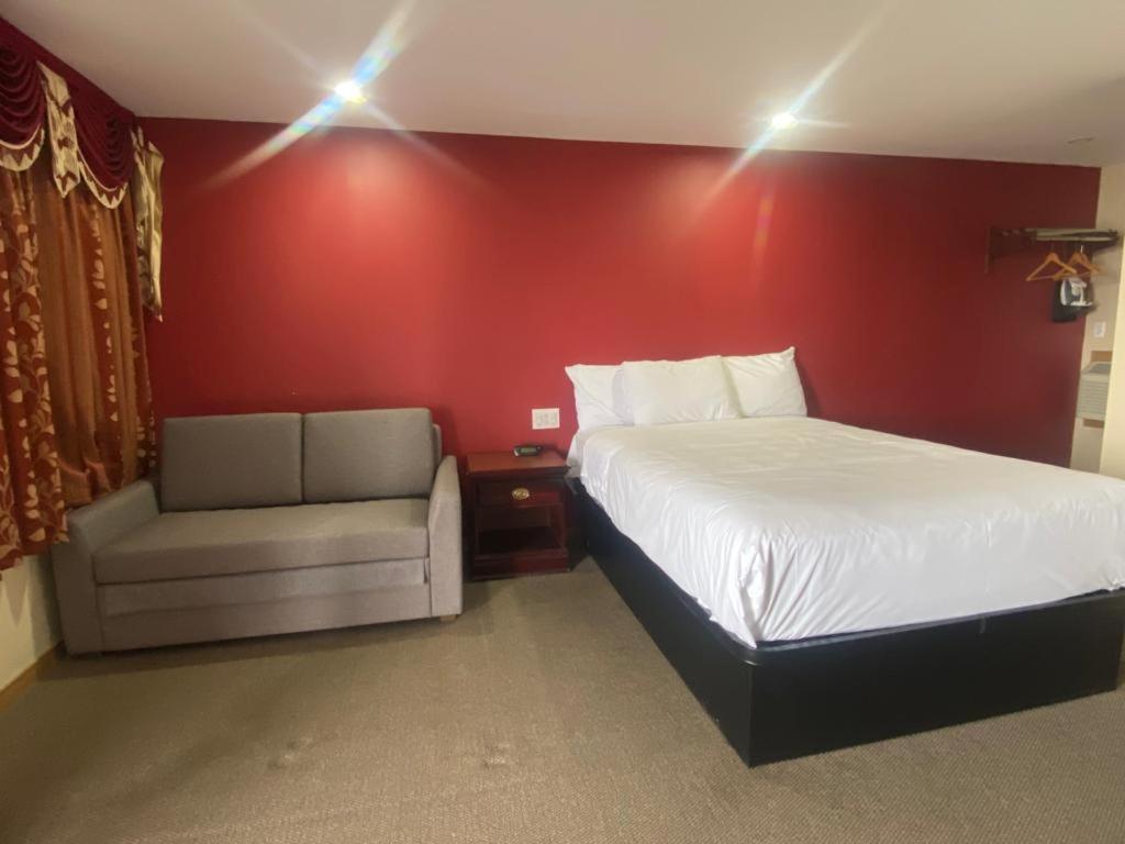Masterson'S Motel Greater Napanee Bagian luar foto