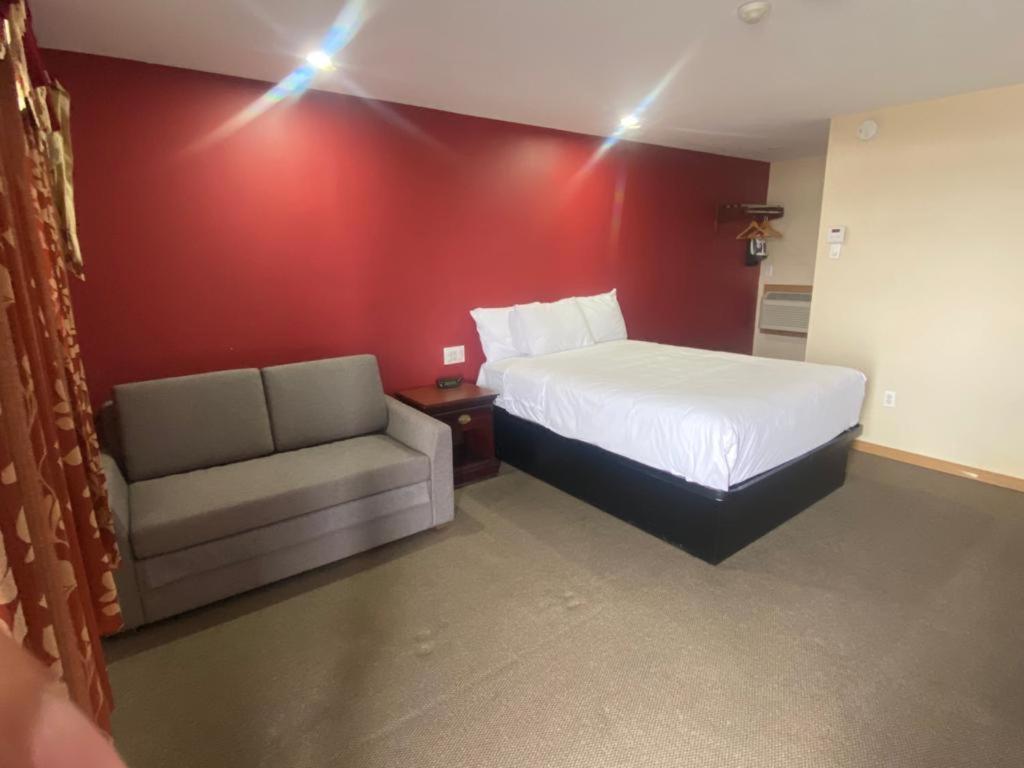 Masterson'S Motel Greater Napanee Bagian luar foto