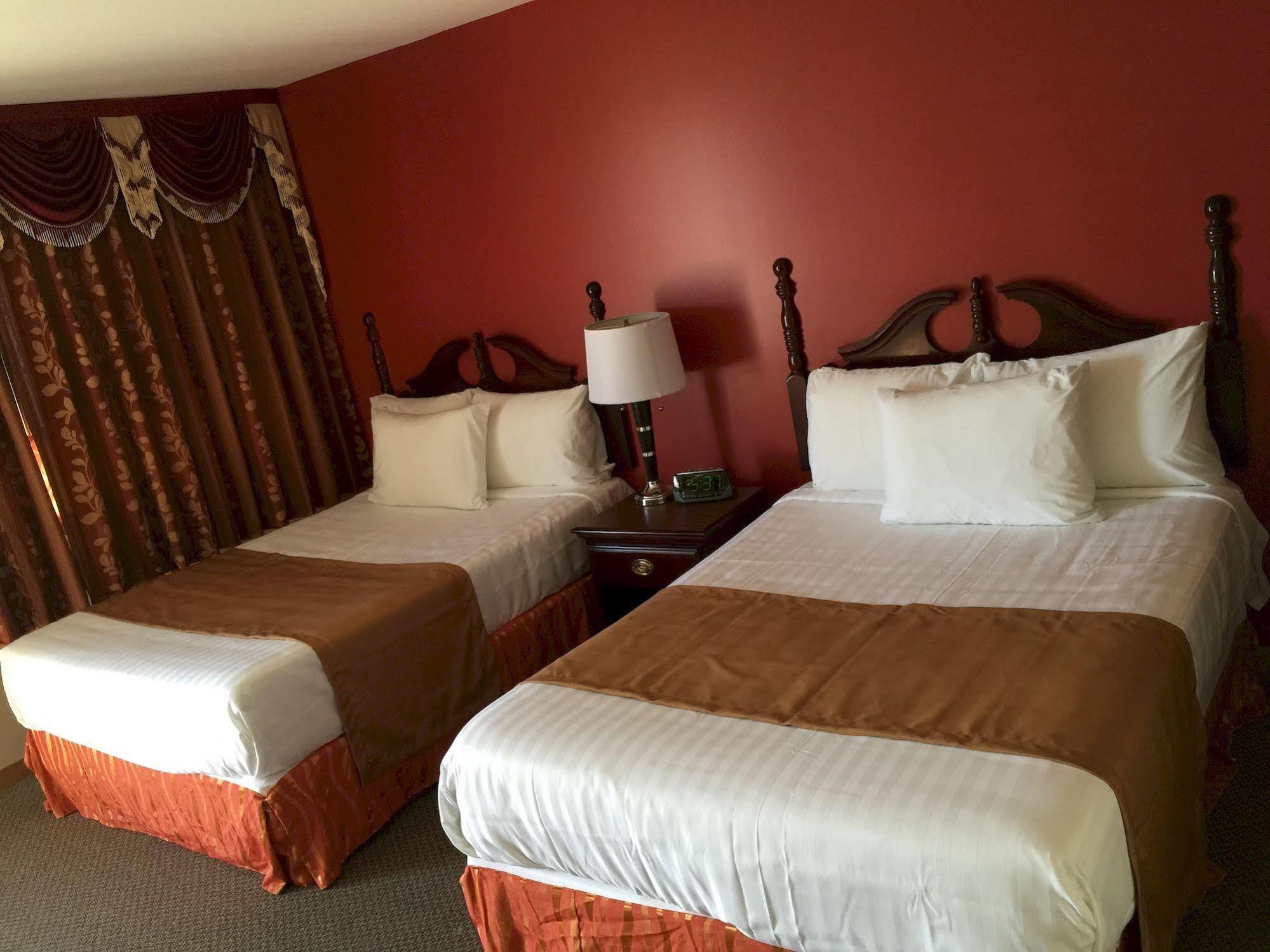 Masterson'S Motel Greater Napanee Bagian luar foto