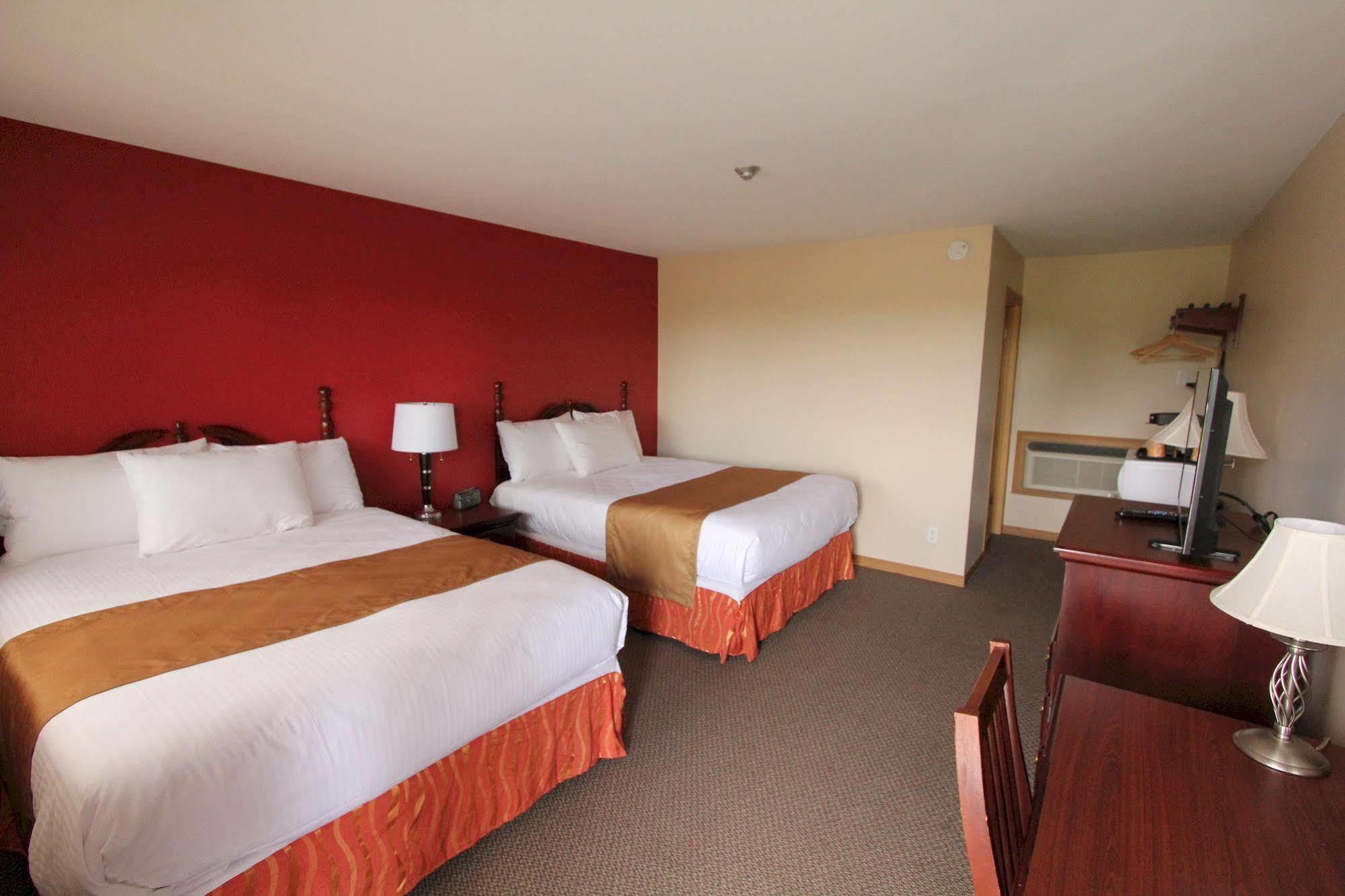 Masterson'S Motel Greater Napanee Bagian luar foto